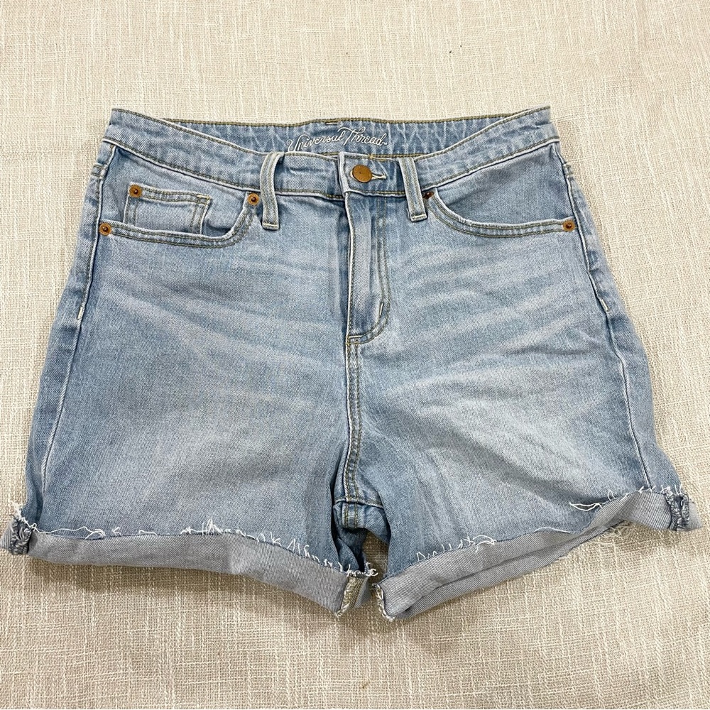Universal Thread Light Wash Cotton Boyfriend Cutoff Shorts Size 6